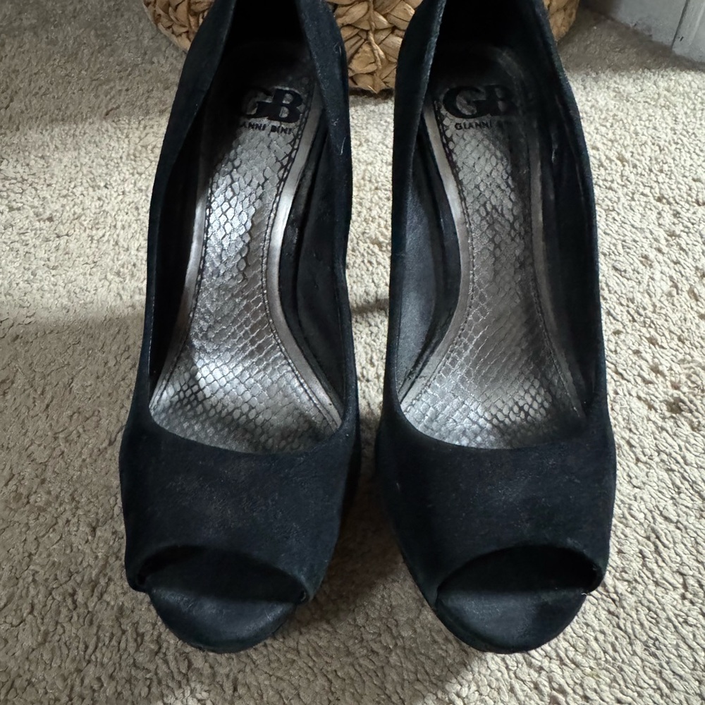 Gianni Bini Women's Black Peep Toe Heels